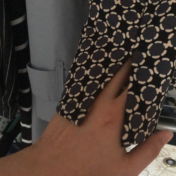 Cold Shoulder Ann Taylor Top✨ - Picture 4 of 5